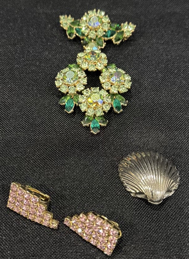 Assorted Vintage Costume Jewelry Brooches and Pins - image 3 of 3