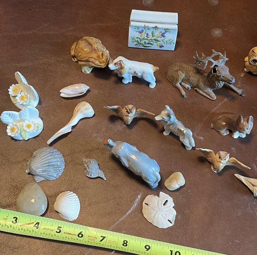 Mixed Ceramic Animal Figurines, Seashells, and Decorative Items - image 2 of 10