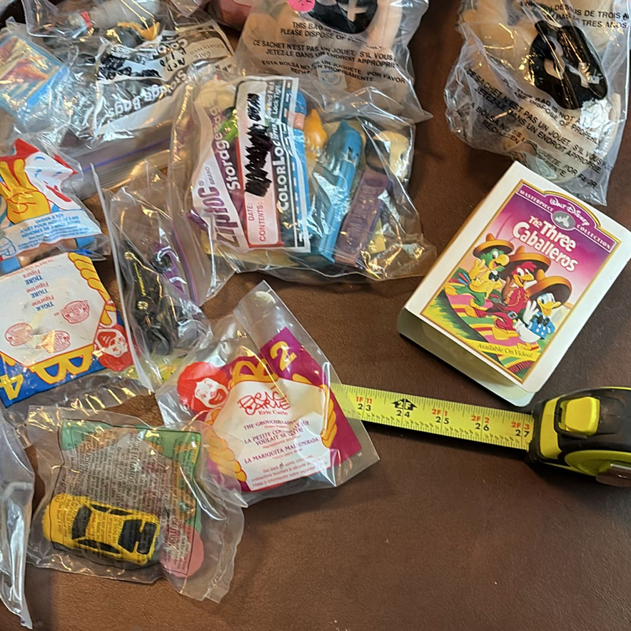 Assorted Fast Food Promotional Toys and Small Collectibles - image 5 of 9