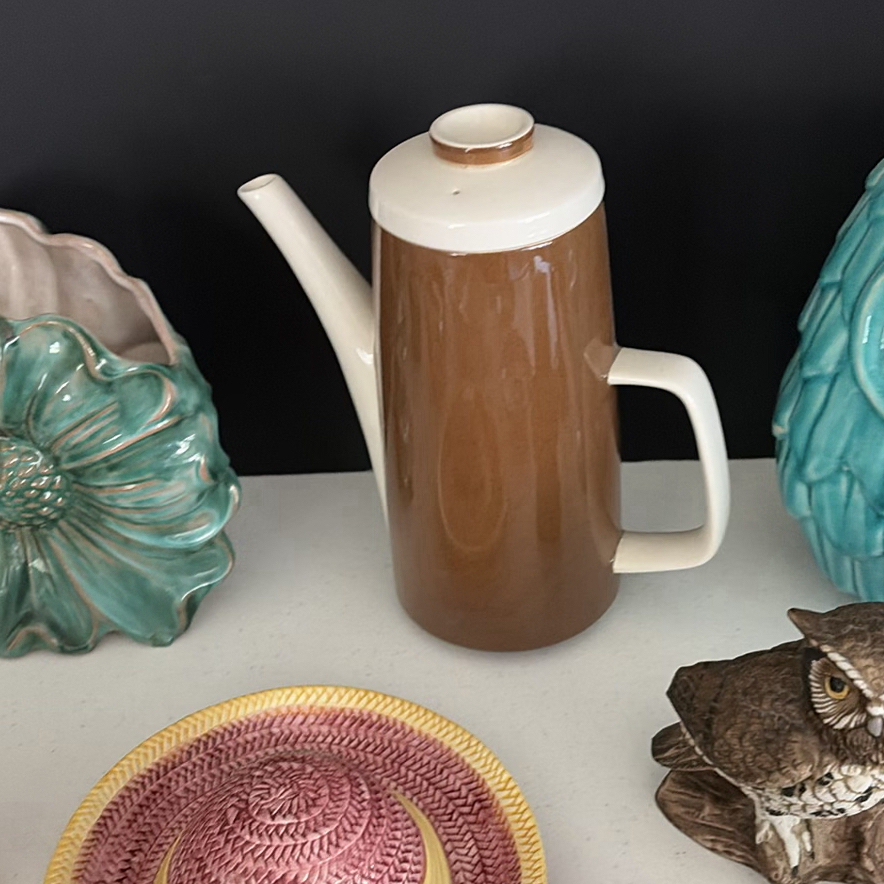 Assorted Vintage and Decorative Kitchenware and Figurines - image 6 of 17