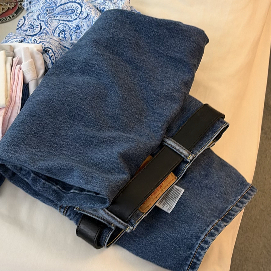 Clothing Items and Electronic Cables - image 5 of 11