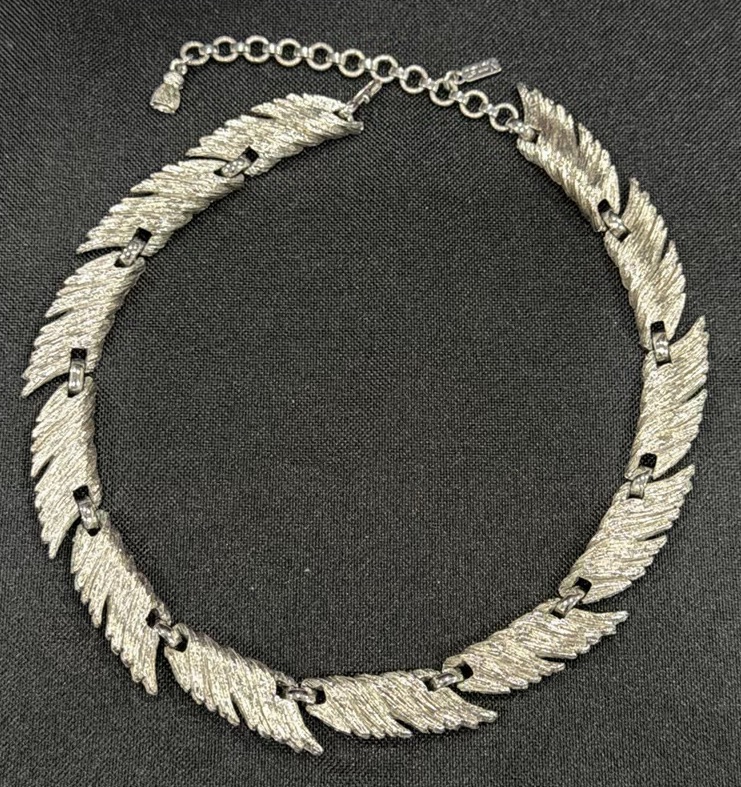 Pink Hanging Jewelry Organizer and Silver-Tone Leaf Necklace - image 2 of 5