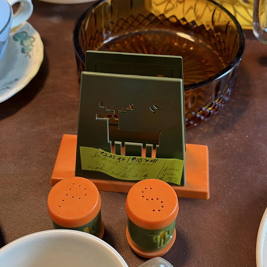 Assorted Vintage Dishware and Kitchen Items - image 6 of 13