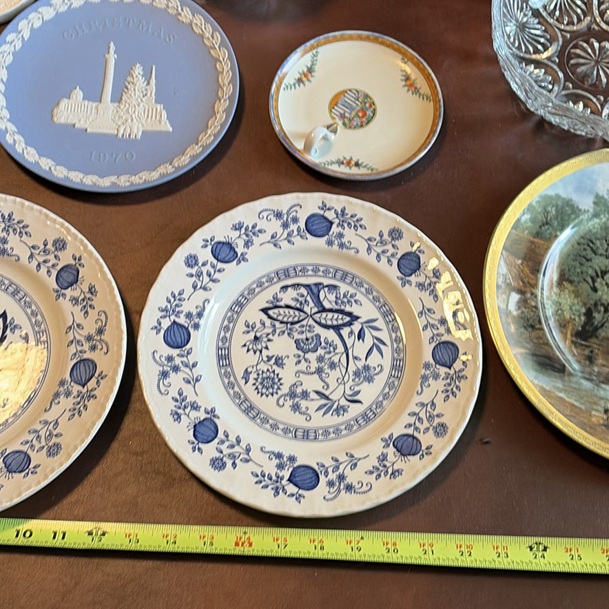 Assorted Decorative Plates, Glass Bowls, and Ceramic Pieces - image 2 of 15