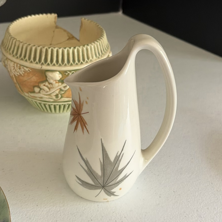 Assorted Ceramic and Glass Serveware and Decorative Pieces - image 10 of 19