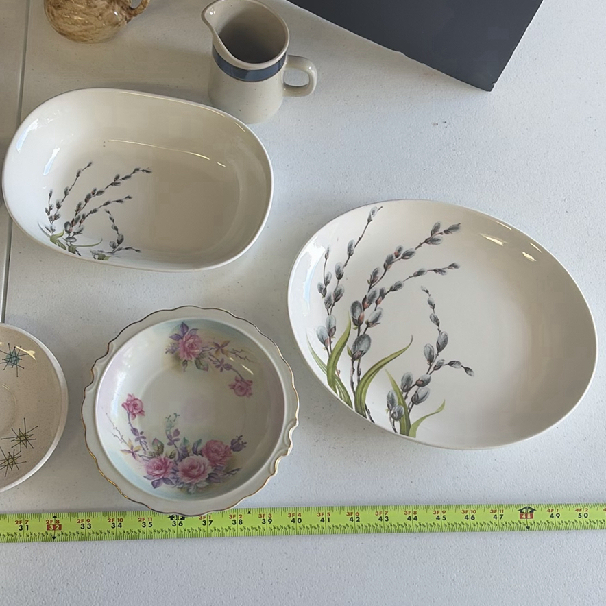 Assorted Seashells, Glass Dishes, and Ceramic Serving Pieces - image 10 of 14