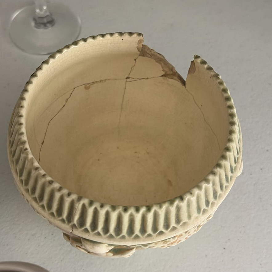 Assorted Ceramic and Glass Serveware and Decorative Pieces - image 8 of 19