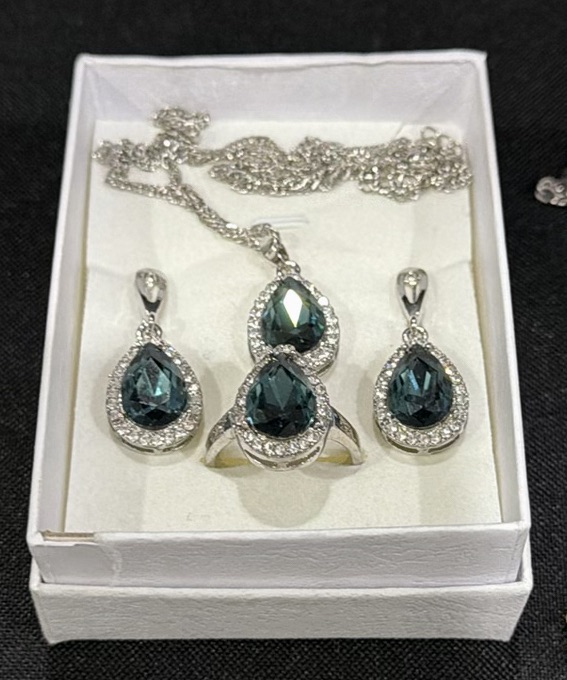 Assorted Jewelry and Jewelry Making Items - image 2 of 4