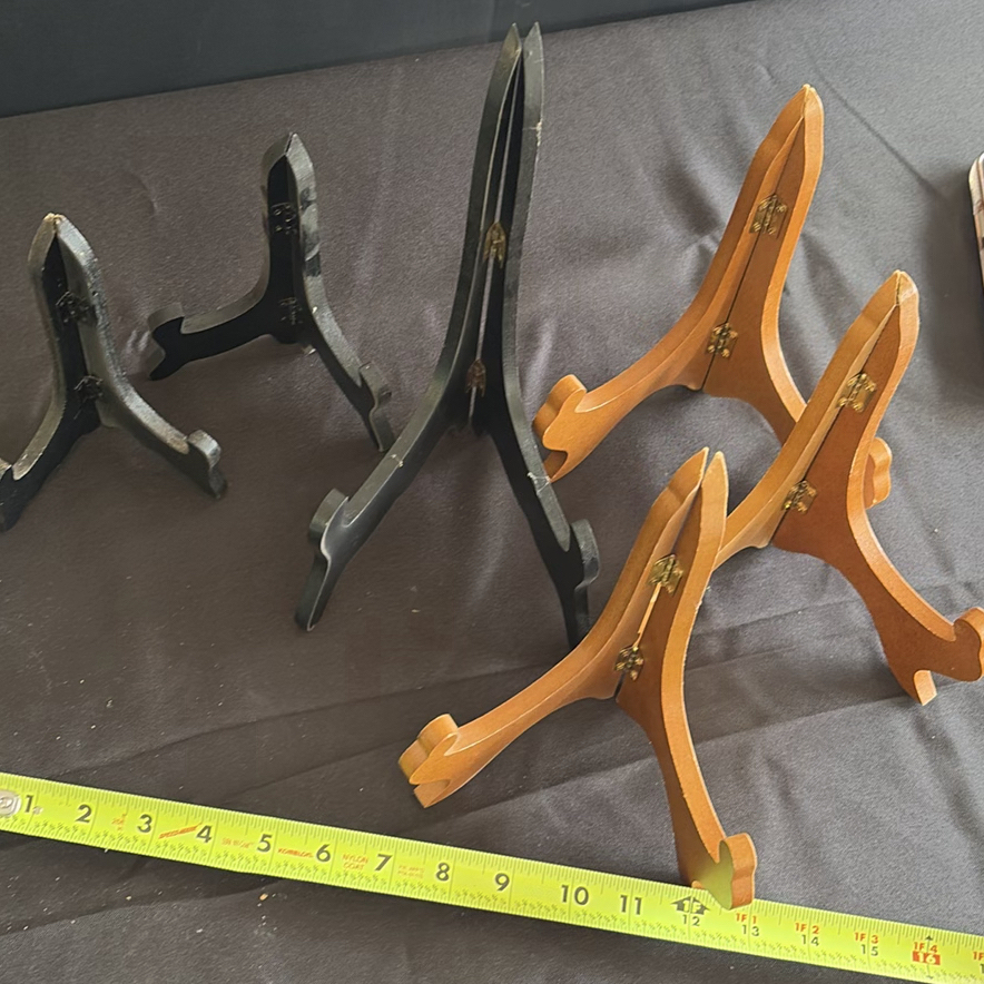 Assorted Wire Racks, Display Stands, and Plastic Storage Basket - image 6 of 8