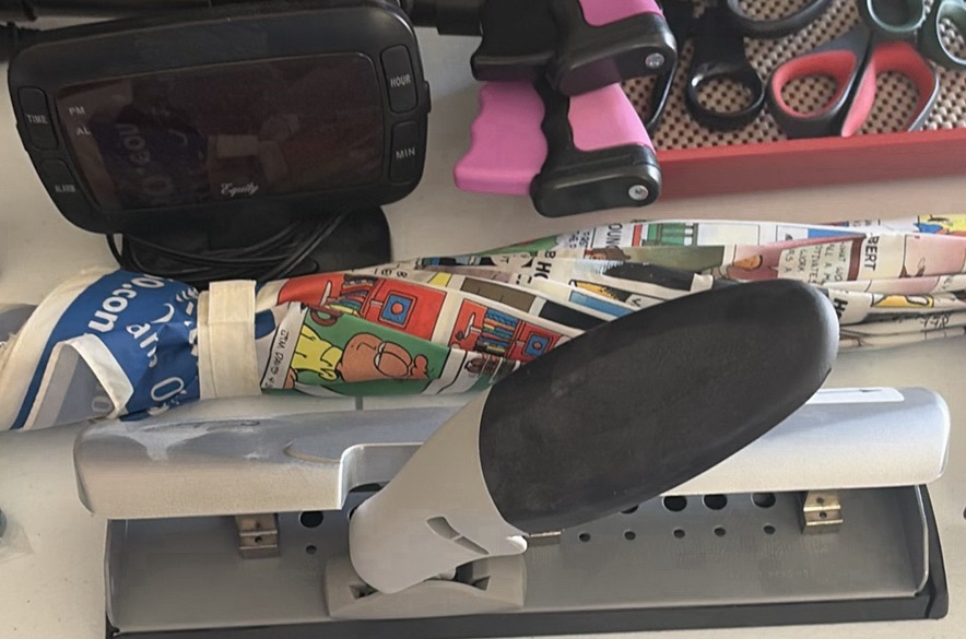 Assorted Household and Office Items - image 6 of 11