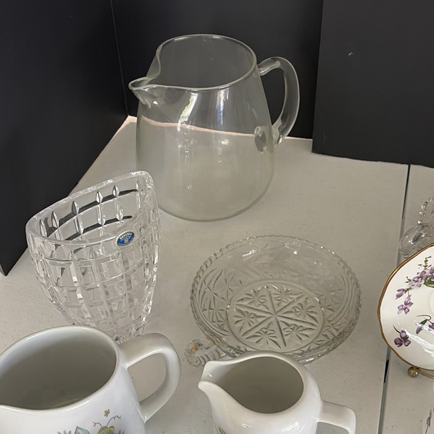 Assorted Ceramic and Glass Serveware and Decorative Pieces - image 3 of 19