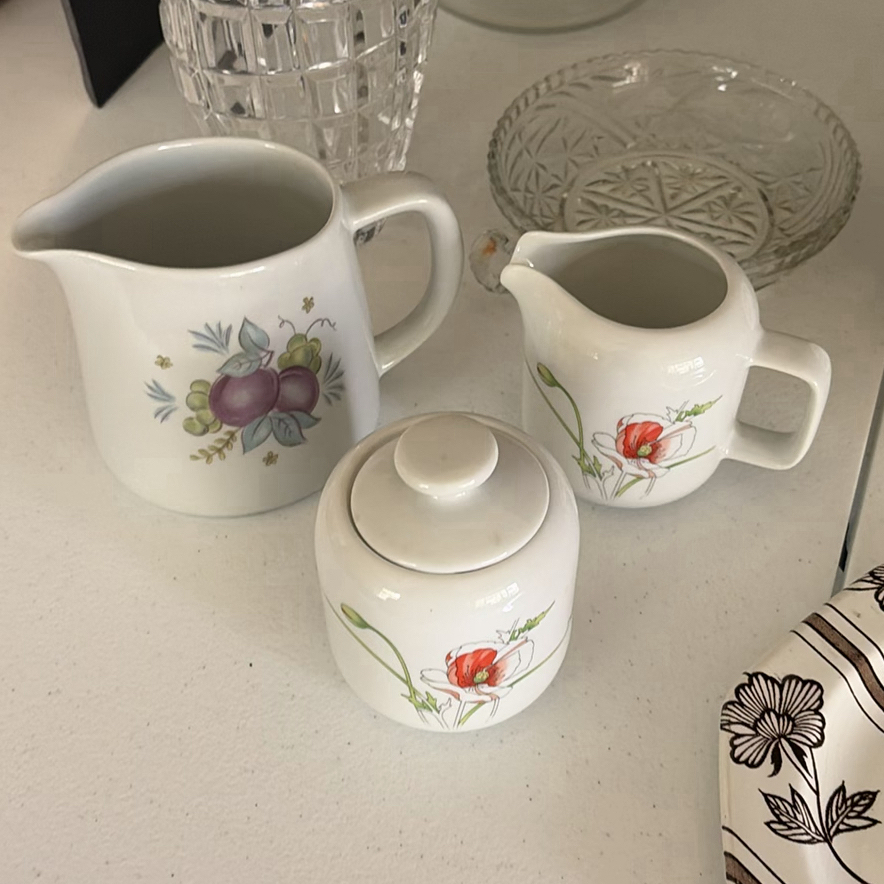 Assorted Ceramic and Glass Serveware and Decorative Pieces - image 2 of 19