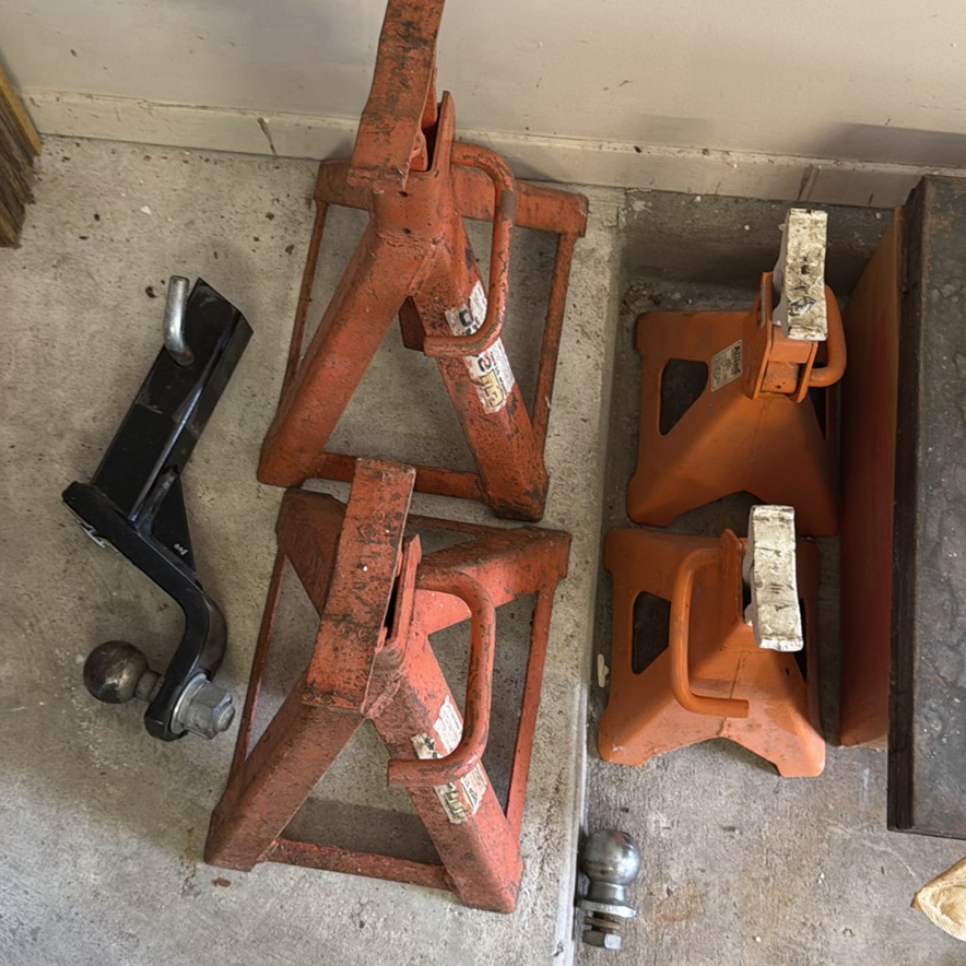 Pittsburgh Los Angeles metal toolbox, tow chain, jack stands, and trailer hitch receiver - image 4 of 4