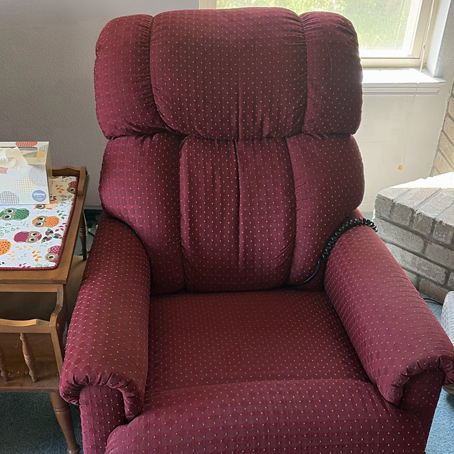 La-Z-Boy Recliner Chairs - image 4 of 11