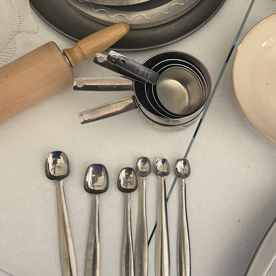 Assorted Kitchenware and Baking Items - image 7 of 13