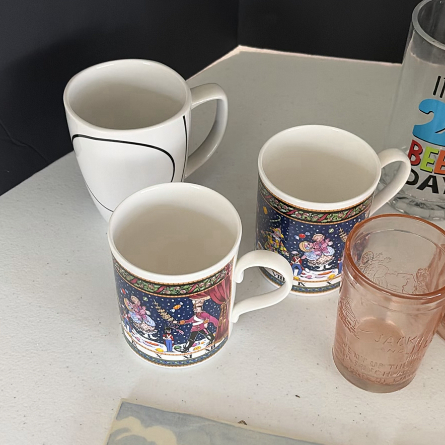 Assorted Vintage and Decorative Kitchenware and Figurines - image 10 of 17