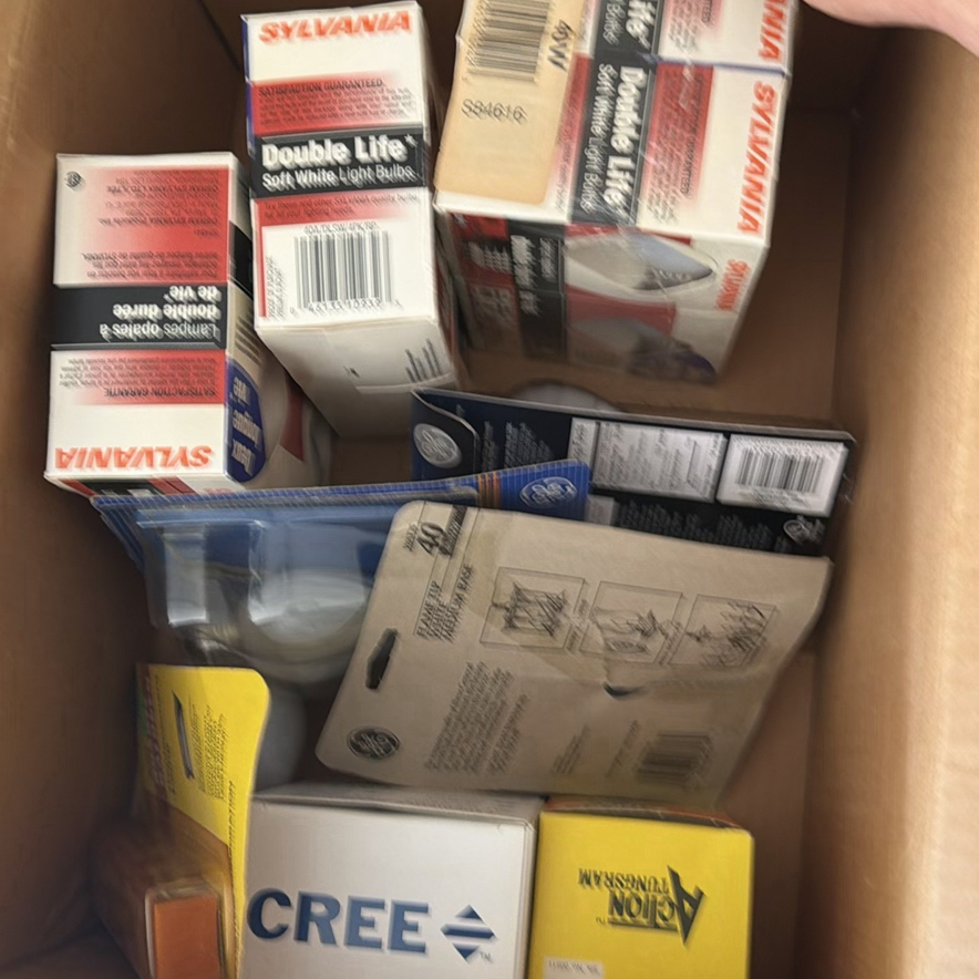 Assorted Light Bulbs and Lighting Supplies - image 5 of 7