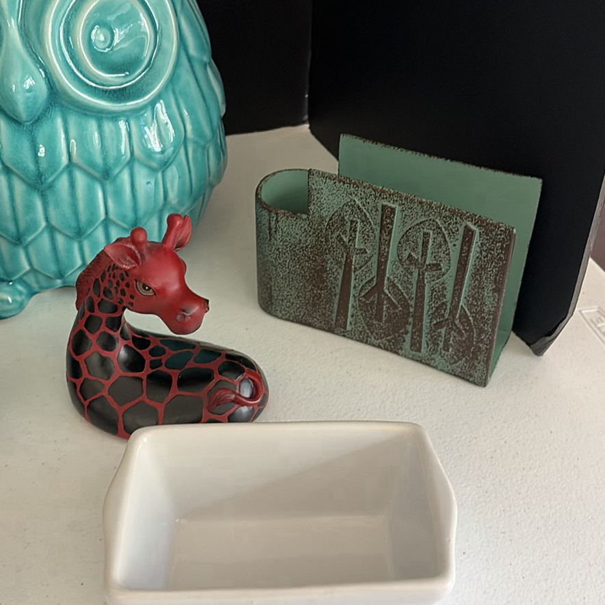 Assorted Vintage and Decorative Kitchenware and Figurines - image 4 of 17