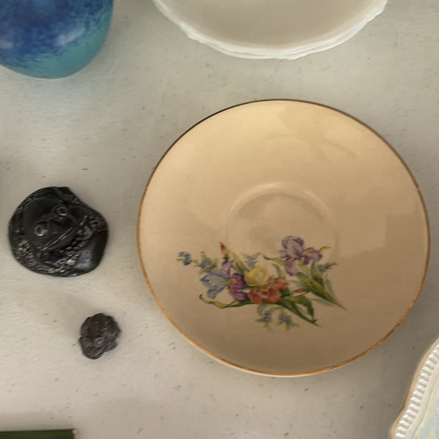 Assorted Decorative Ceramic and Glass Tableware - image 18 of 20