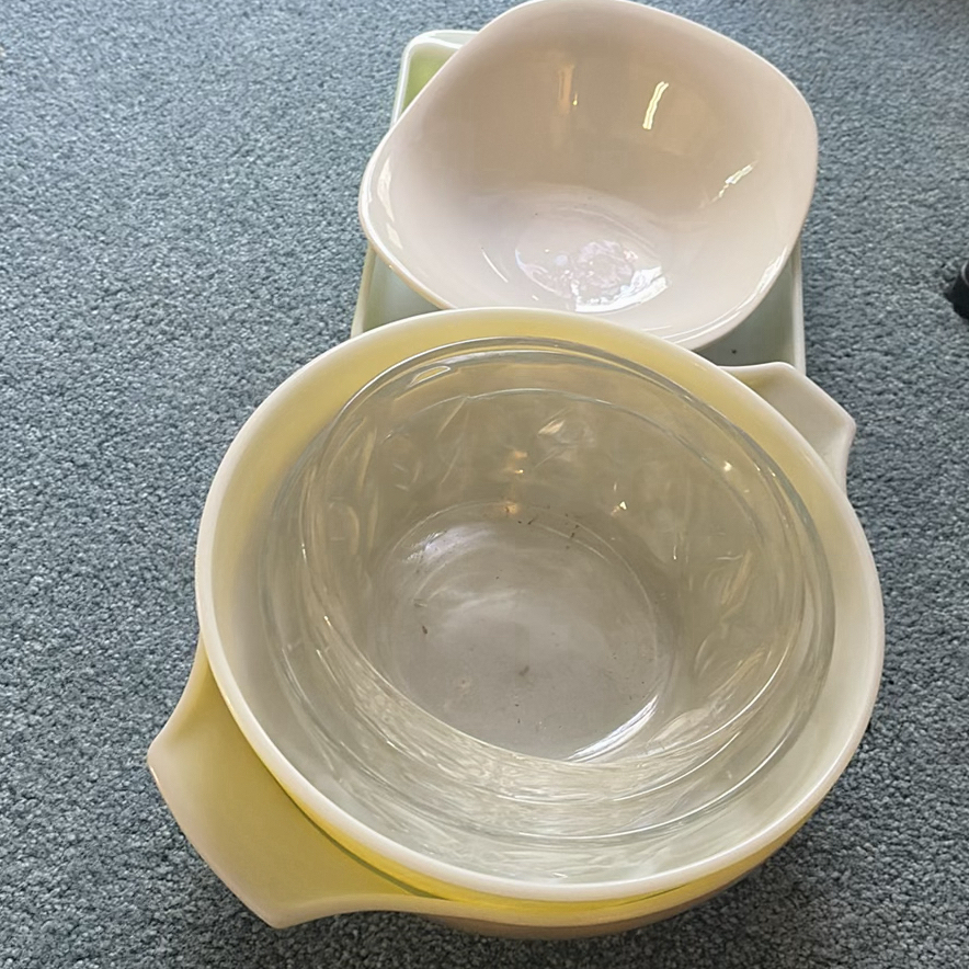 Assorted Kitchenware and Small Kitchen Appliances - image 20 of 22