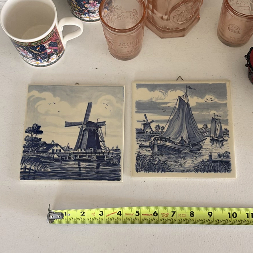 Assorted Vintage and Decorative Kitchenware and Figurines - image 9 of 17