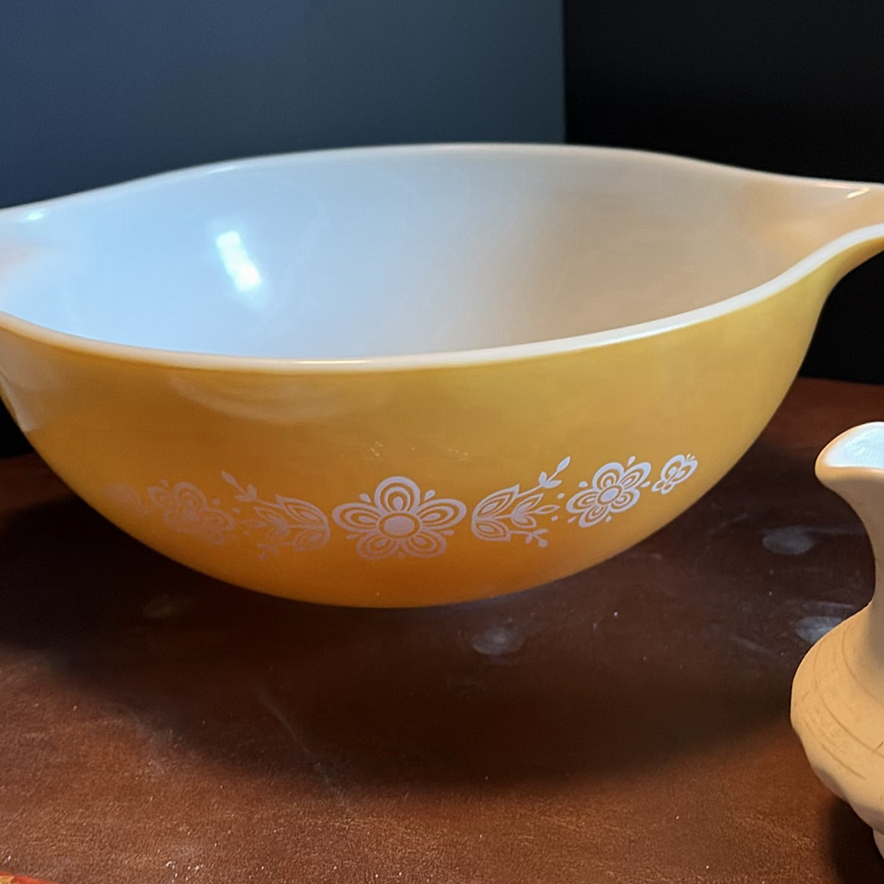 Assorted Vintage Kitchenware and Household Items - image 12 of 14