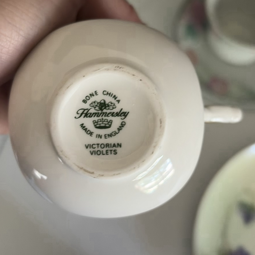 Assorted Ceramic and Glass Serveware and Decorative Pieces - image 14 of 19