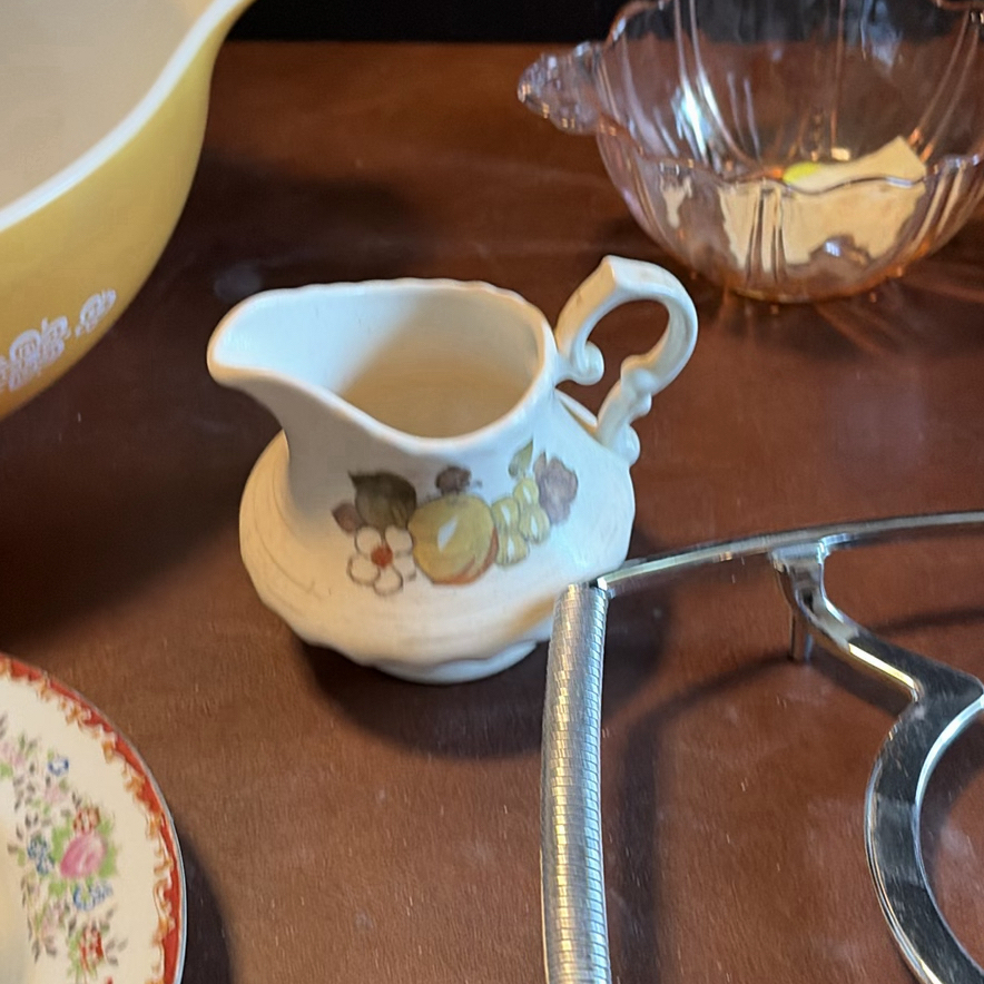 Assorted Vintage Kitchenware and Household Items - image 11 of 14