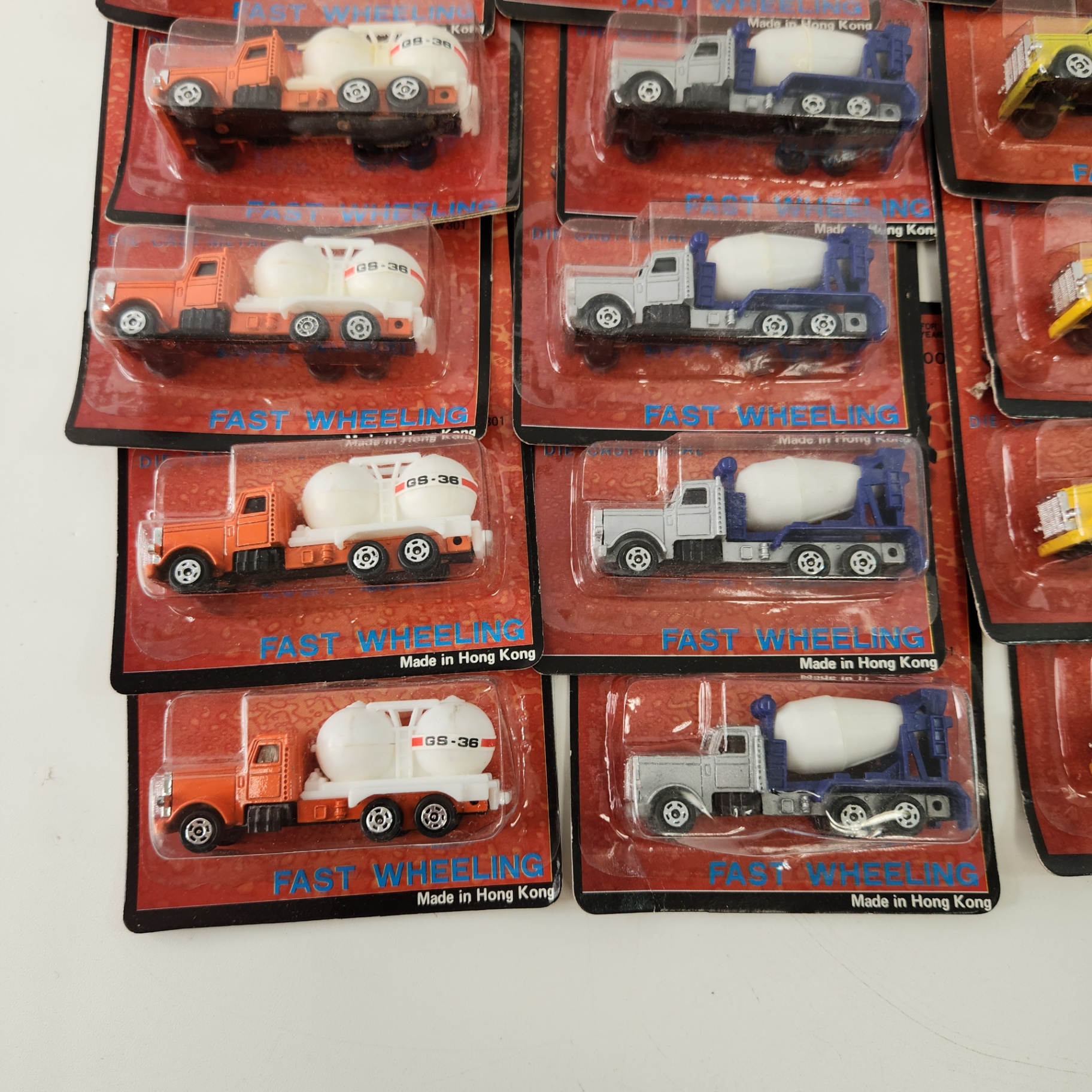 Fast Wheeling Super Truck 1:100 Scale Trucks - image 5 of 6