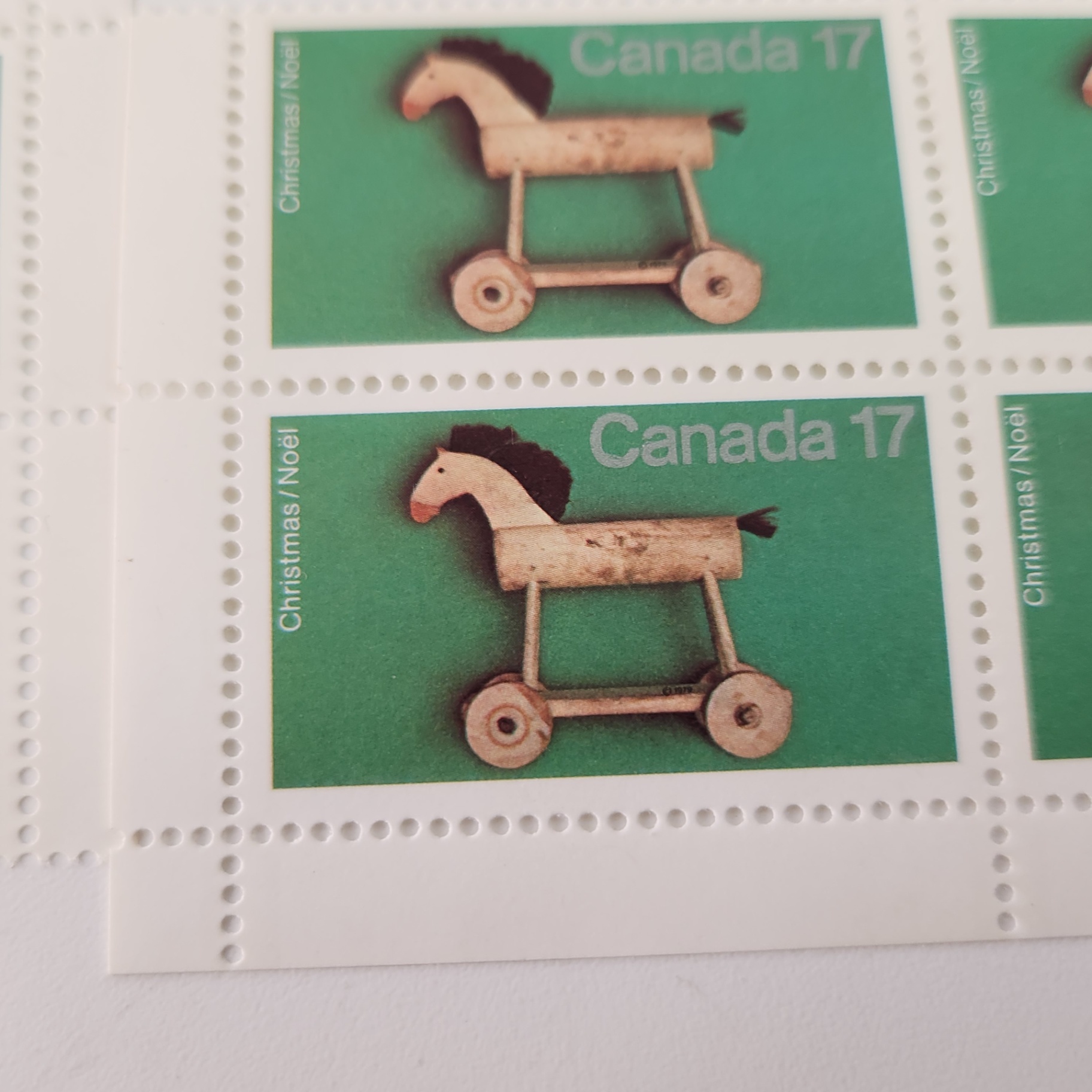 111 Canada Post 1979 Christmas Year of the Child Stamps 17 Cent - image 6 of 6
