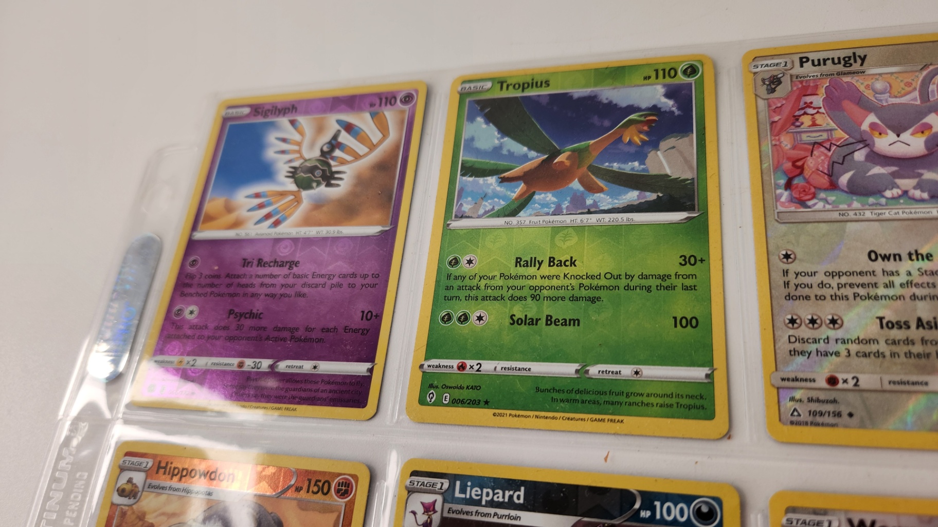 2018-2023 Holo/Foil Pokemon Cards - image 5 of 6