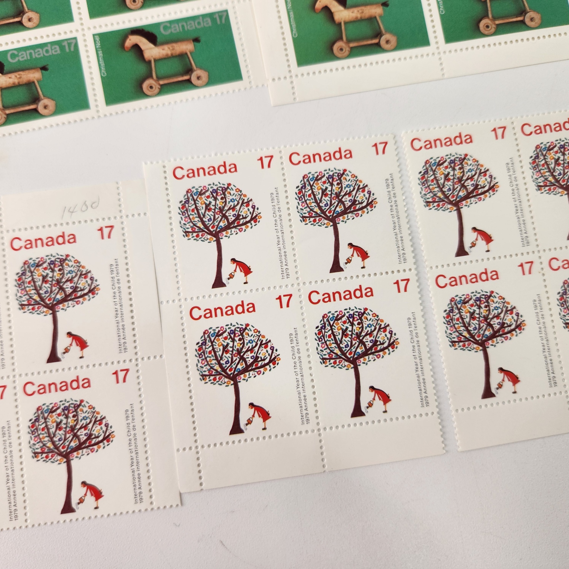 111 Canada Post 1979 Christmas Year of the Child Stamps 17 Cent - image 4 of 6