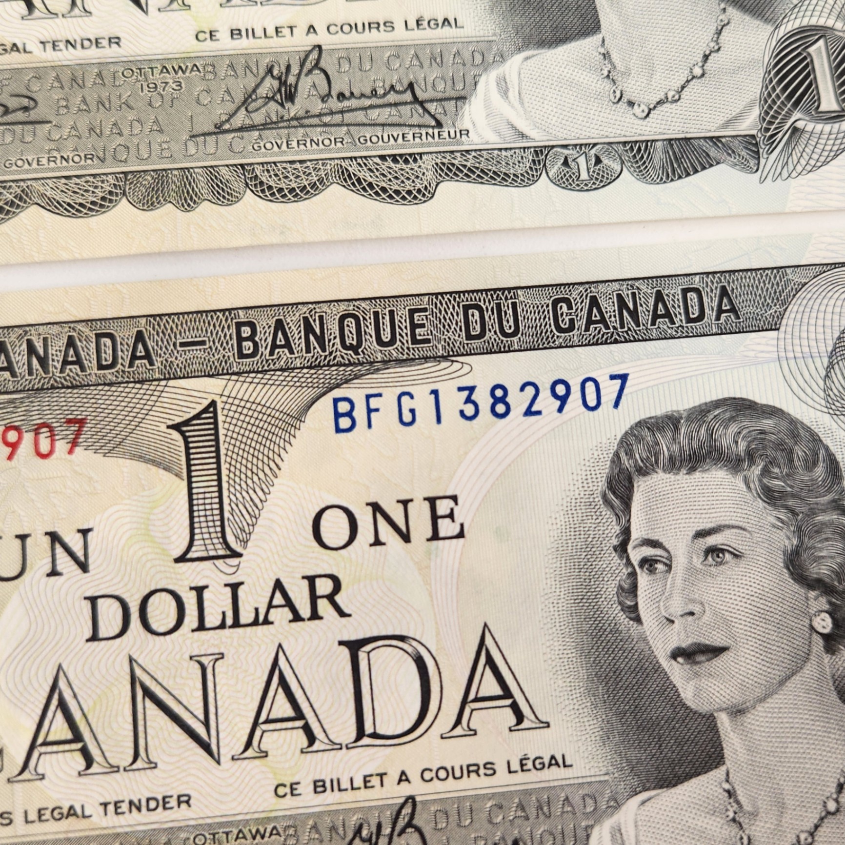 1973 Canadian $1 Bills Sequencial Bank Notes  - image 3 of 8