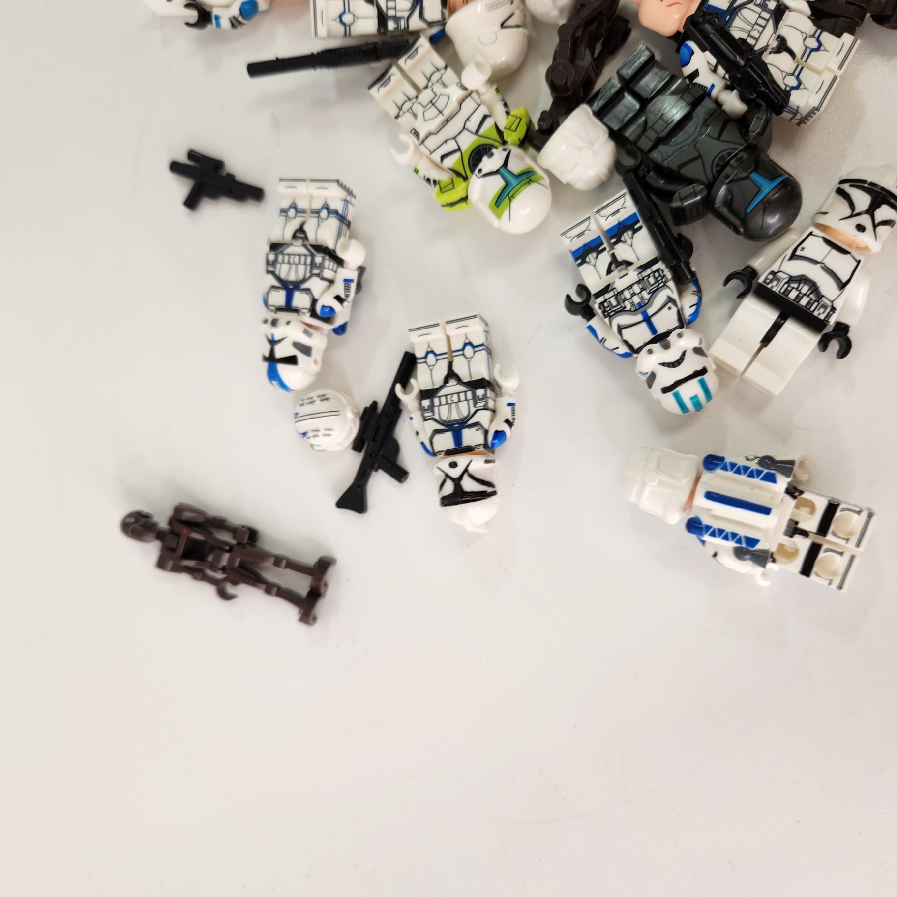 Assorted Miniature Star Wars Figurines + Accesories UNBRANDED - image 2 of 6