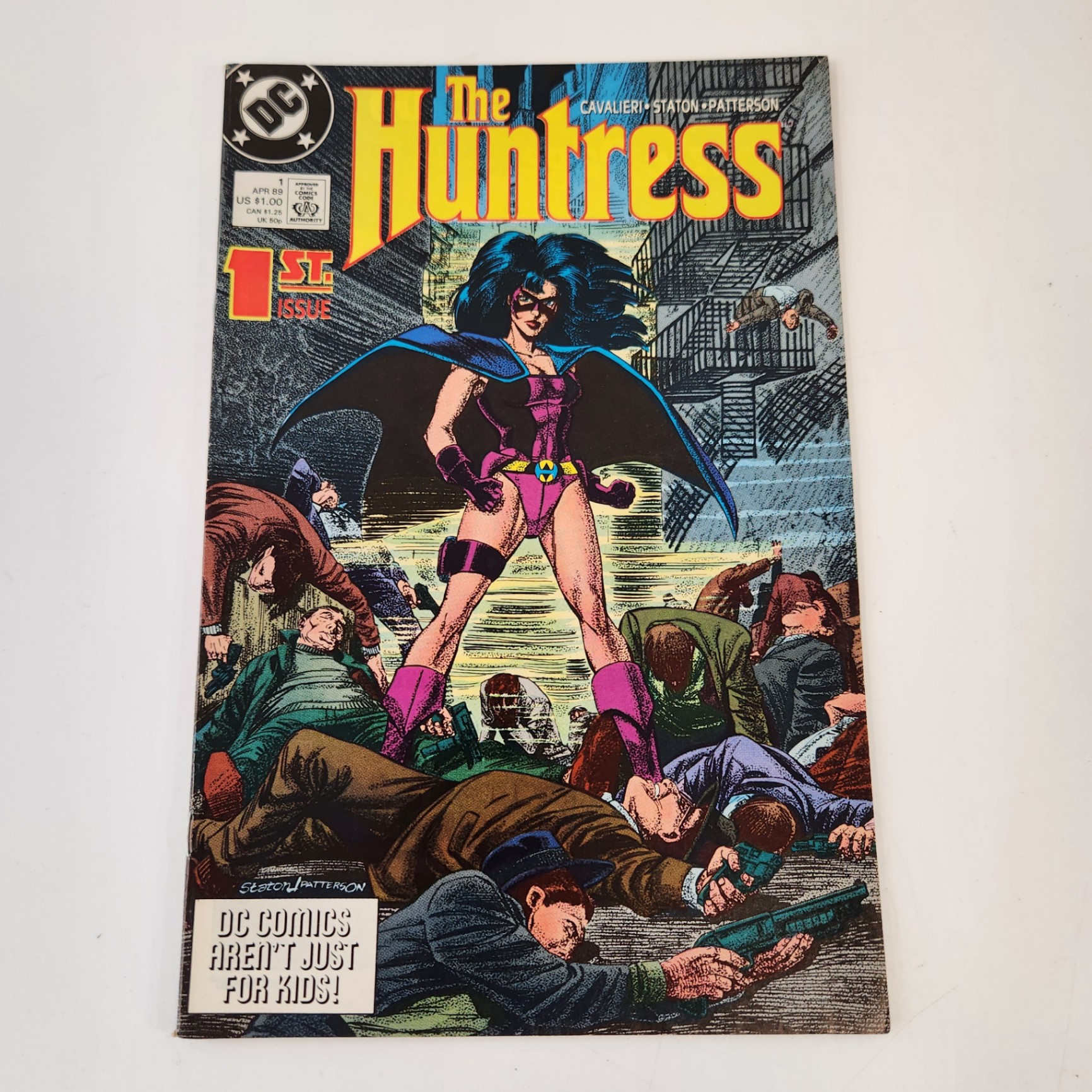 The Huntress #1 1989 DC - image 1 of 5