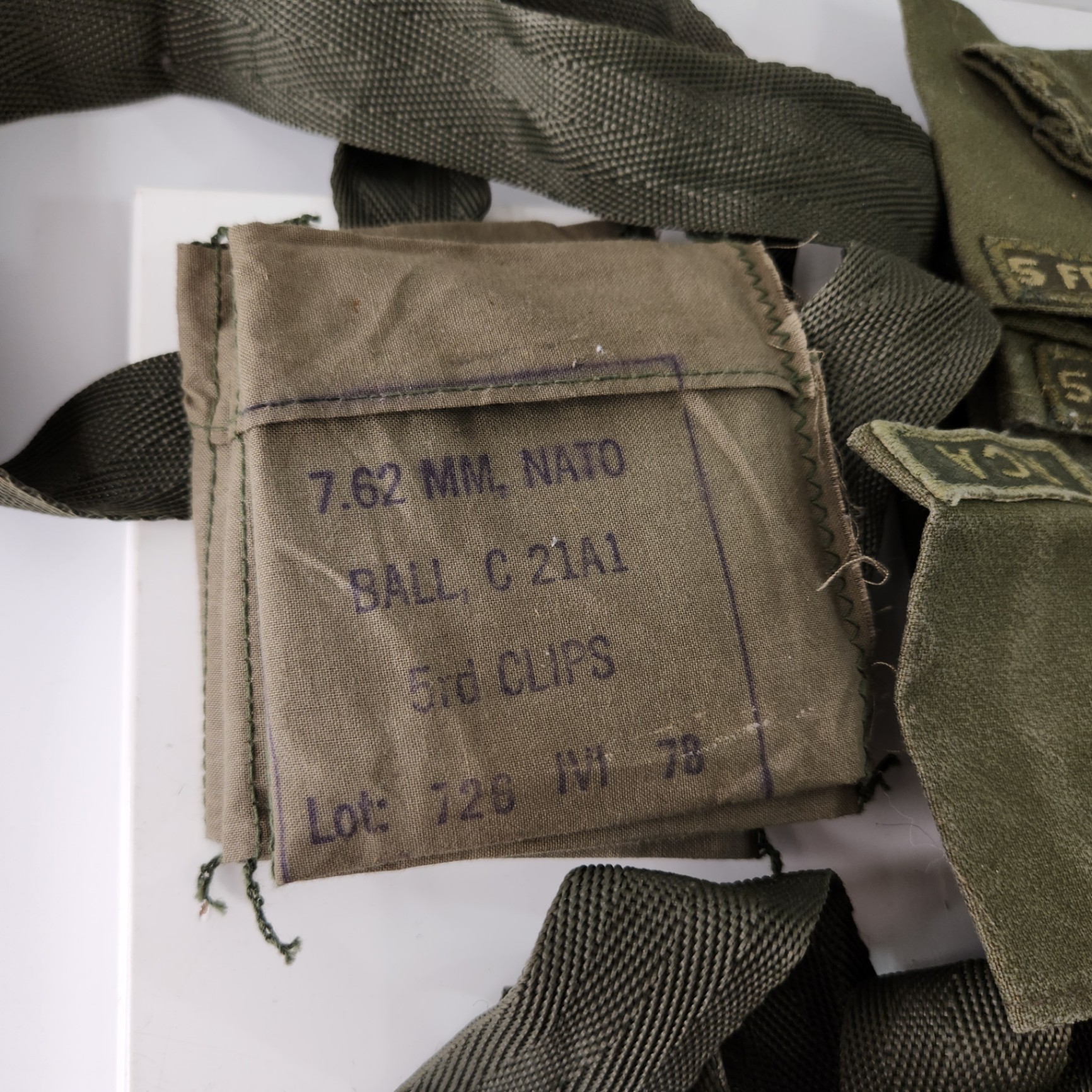 1990s Royal Canadian Army Ammo Pouches, Patches, Pins, Service Medal, Epaulettes - image 3 of 10