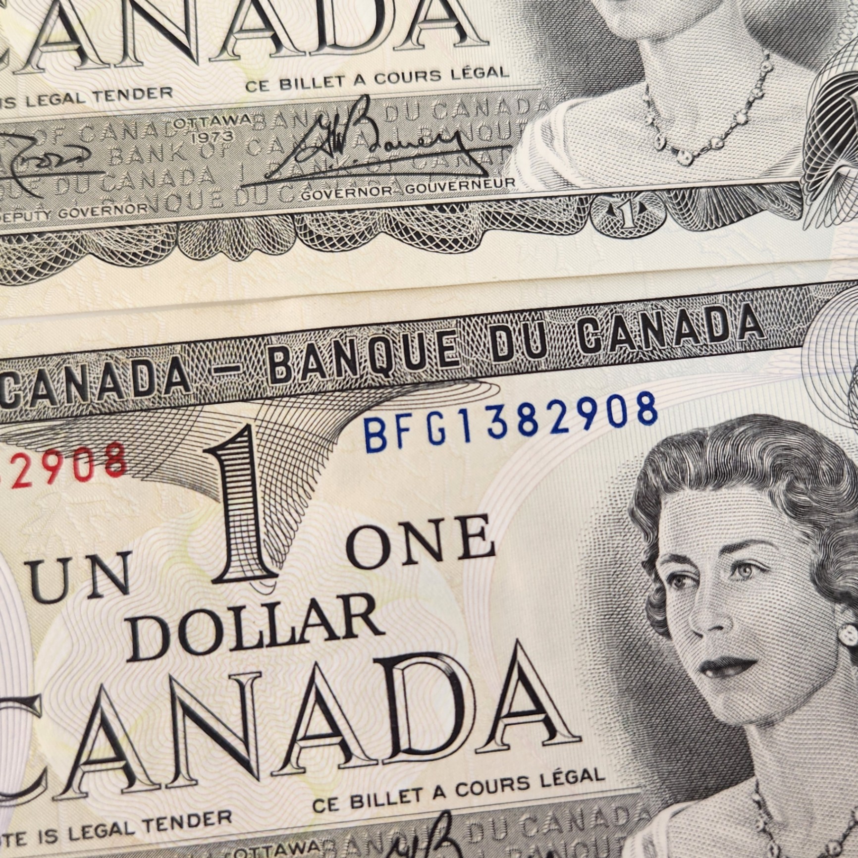 1973 Canadian $1 Bills Sequencial Bank Notes  - image 4 of 8