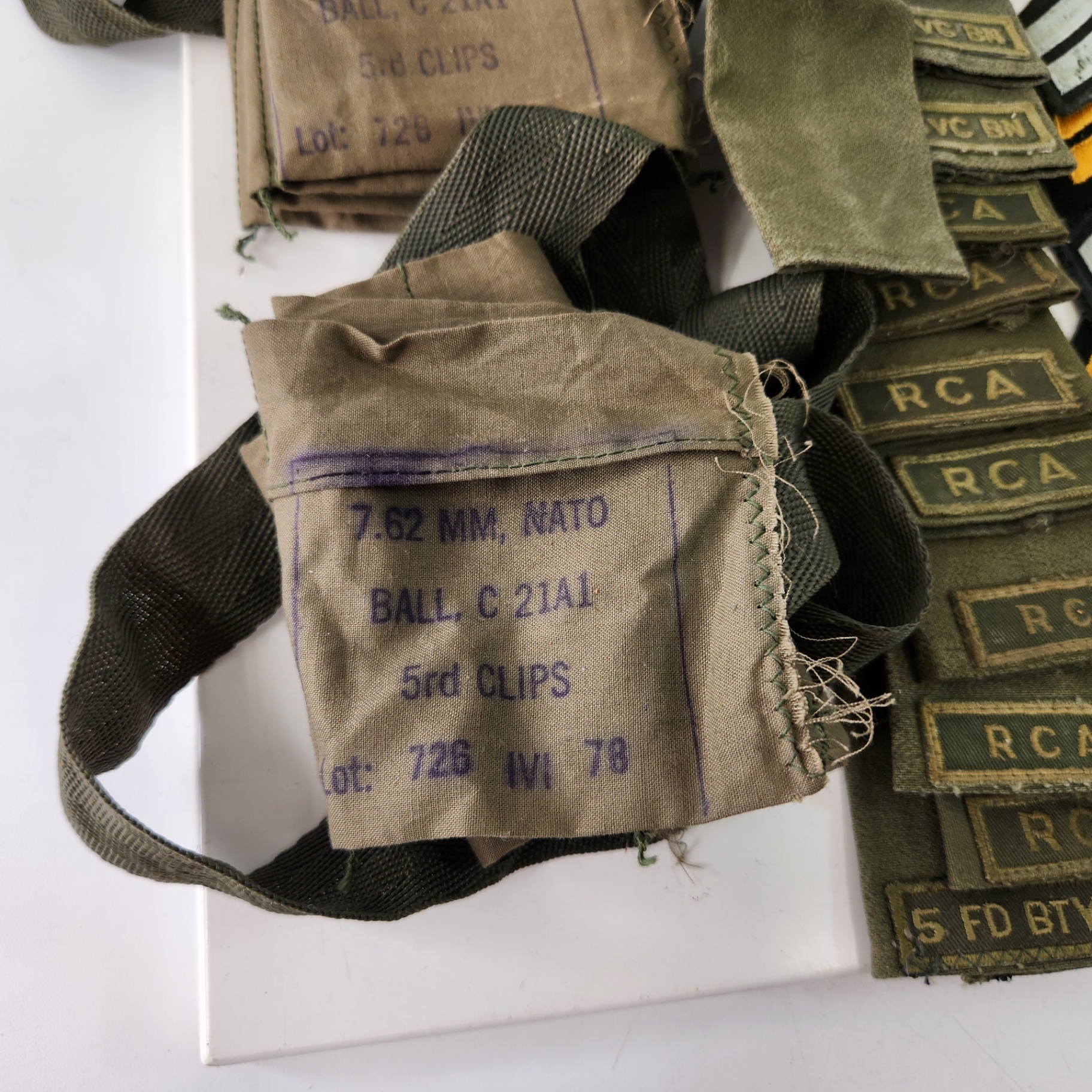 1990s Royal Canadian Army Ammo Pouches, Patches, Pins, Service Medal, Epaulettes - image 2 of 10