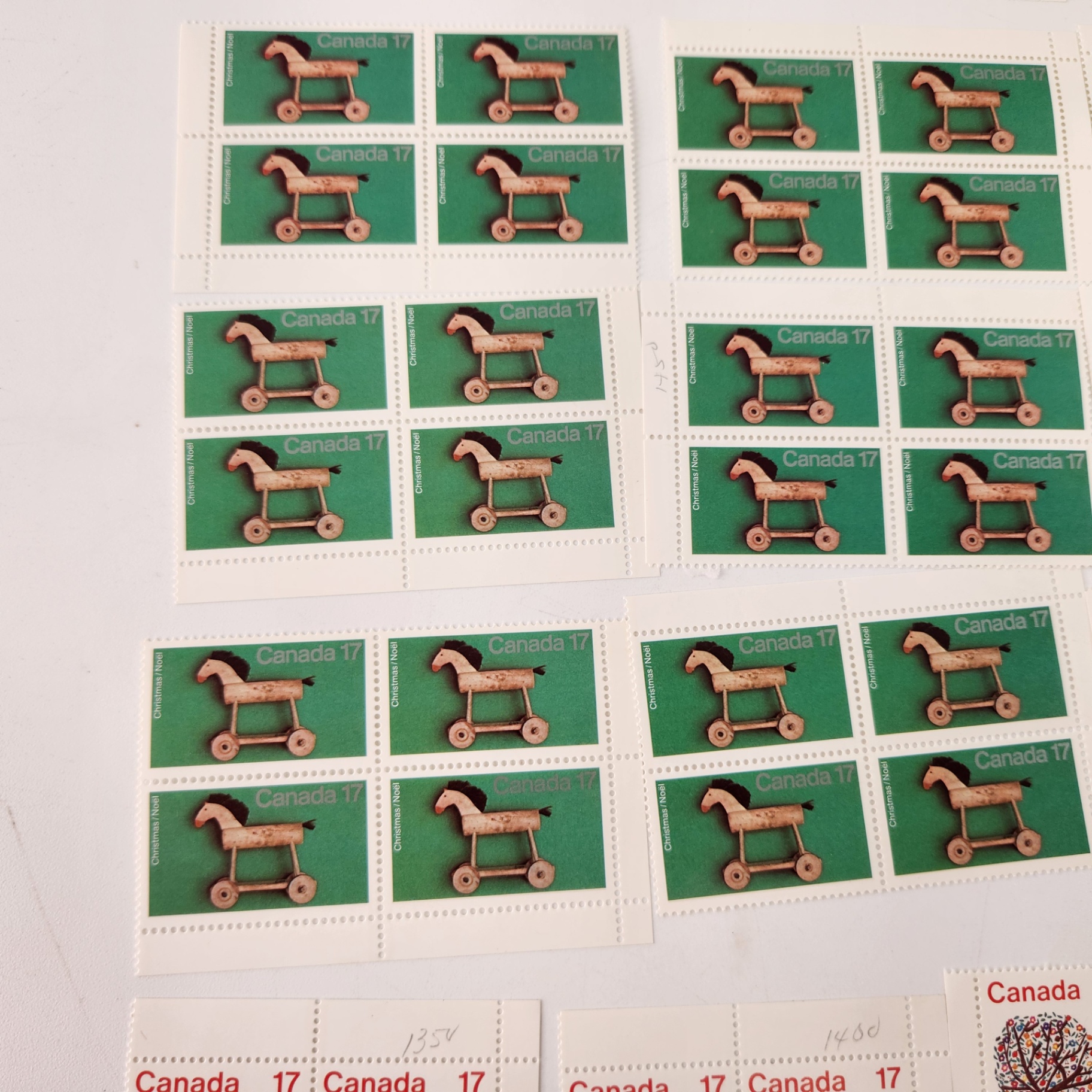 111 Canada Post 1979 Christmas Year of the Child Stamps 17 Cent - image 2 of 6