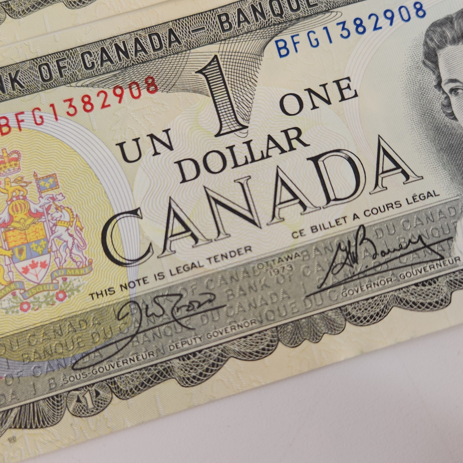 1973 Canadian $1 Bills Sequencial Bank Notes  - image 7 of 8