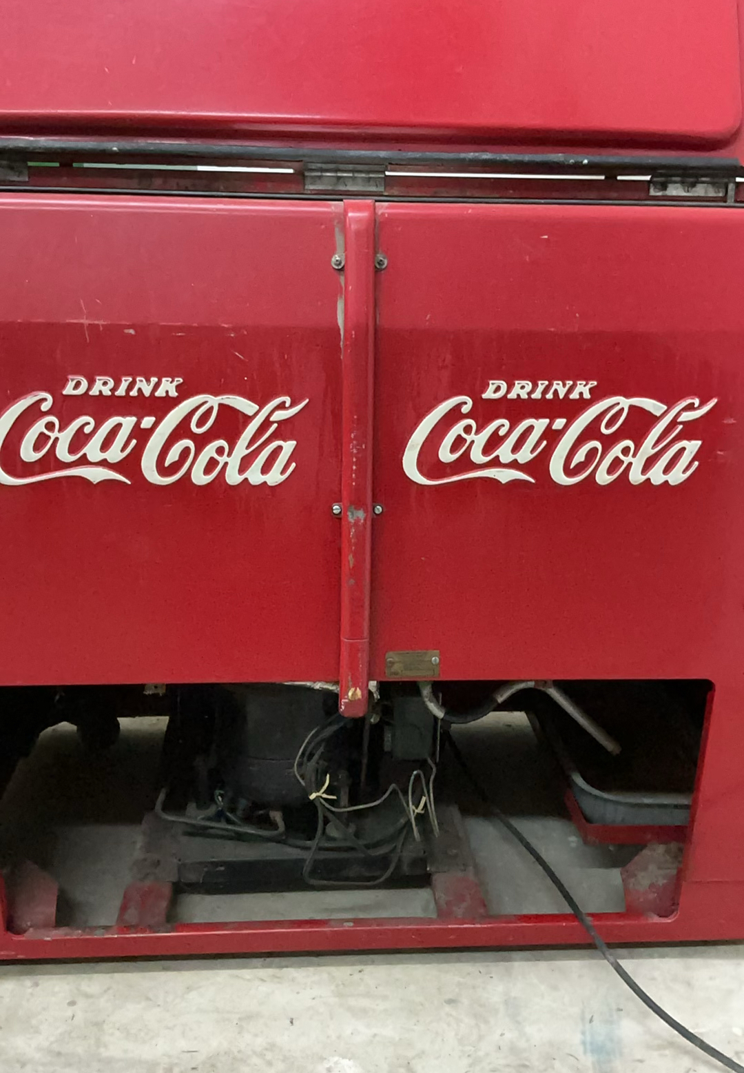 Vintage Coca-Cola Refrigerated Soda Machine - image 8 of 9