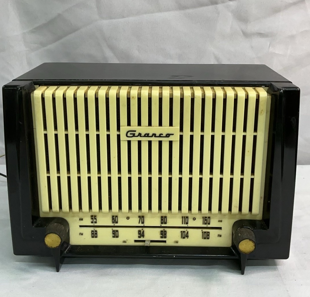 Vintage Granco and Airline Radios - image 8 of 13