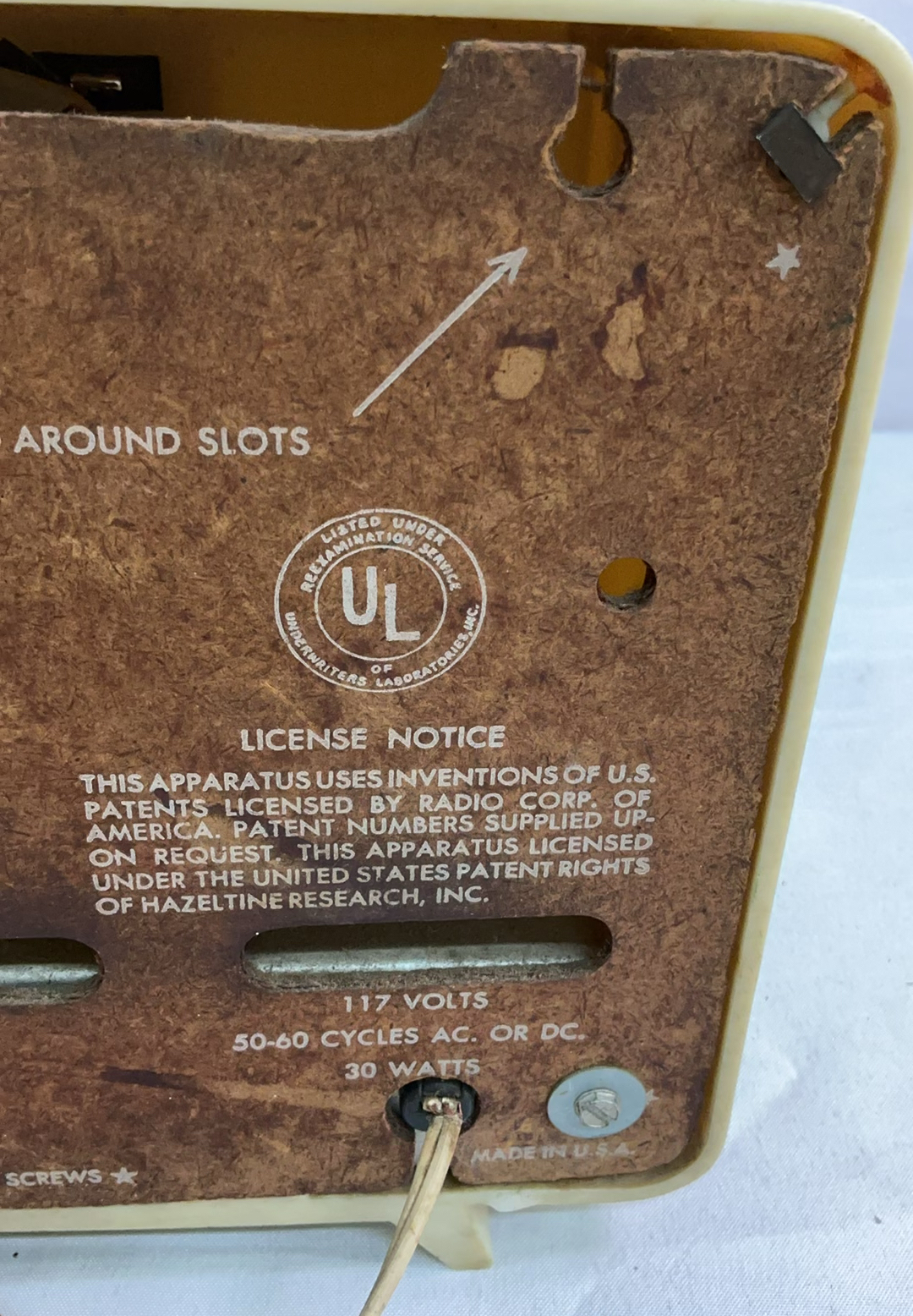 Vintage Bulova Clock Radio And an Underwriters Portable Desk Lamp - image 6 of 10