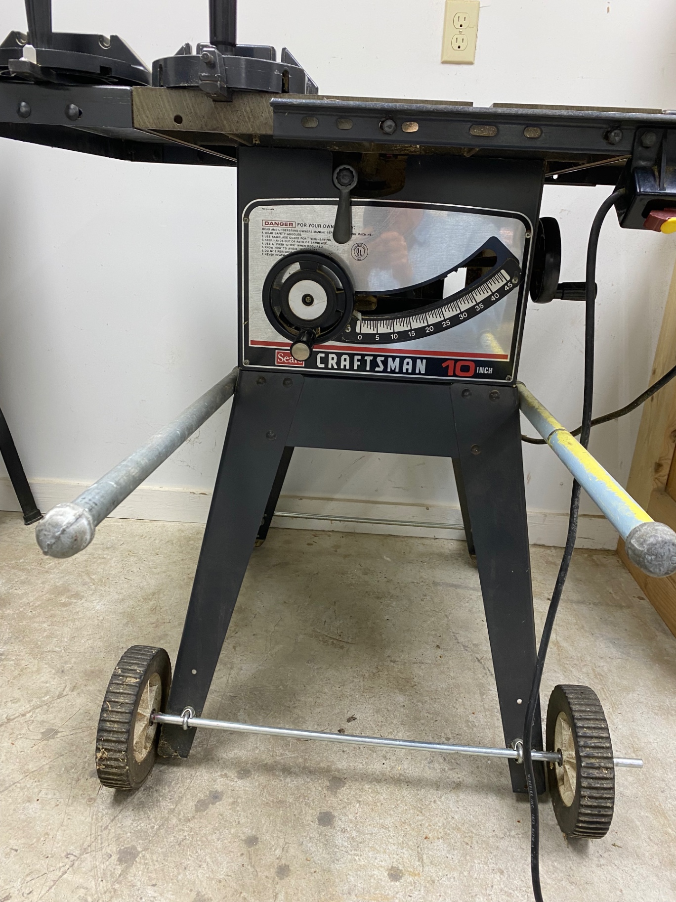 Table Saw and Stand - image 2 of 5