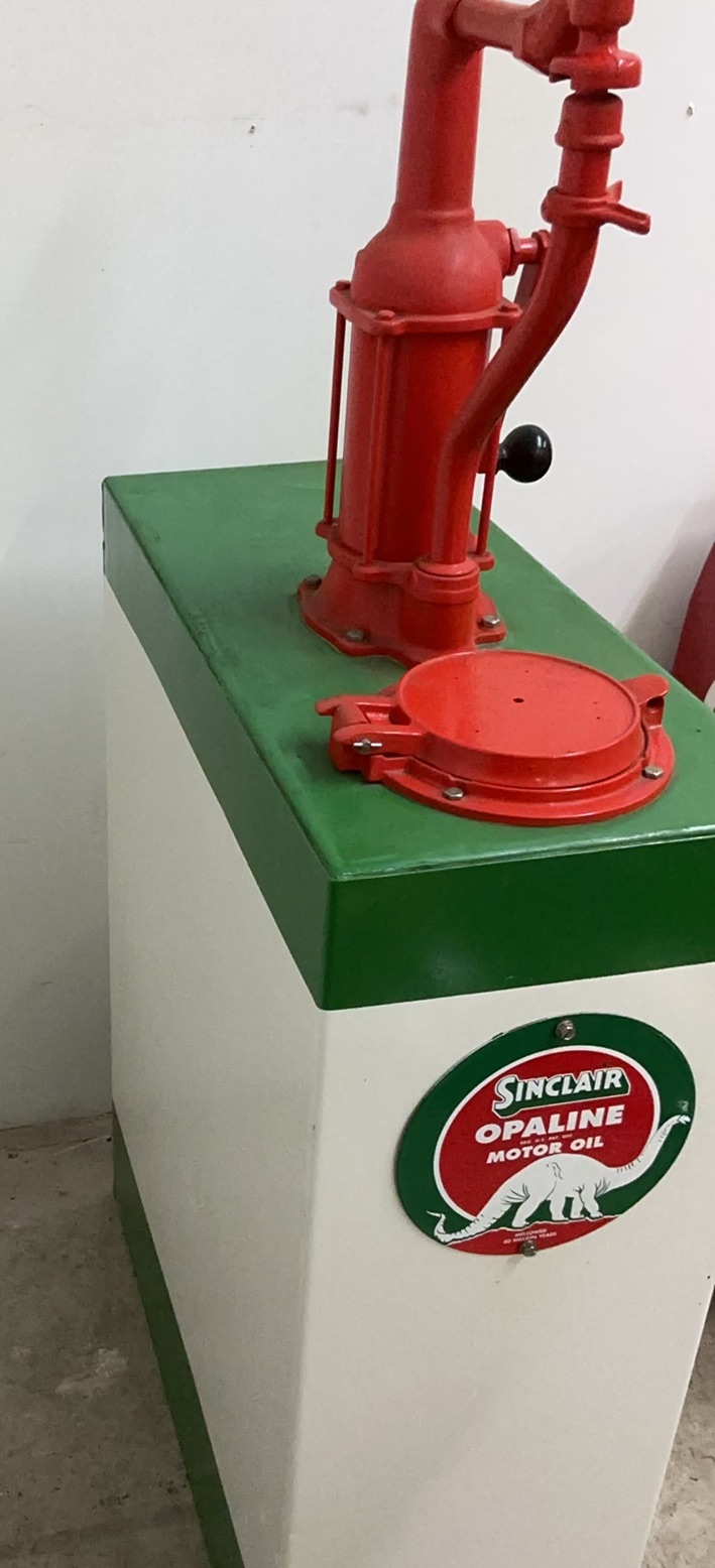 Vintage Sinclair Opaline Motor Oil pump - image 3 of 5