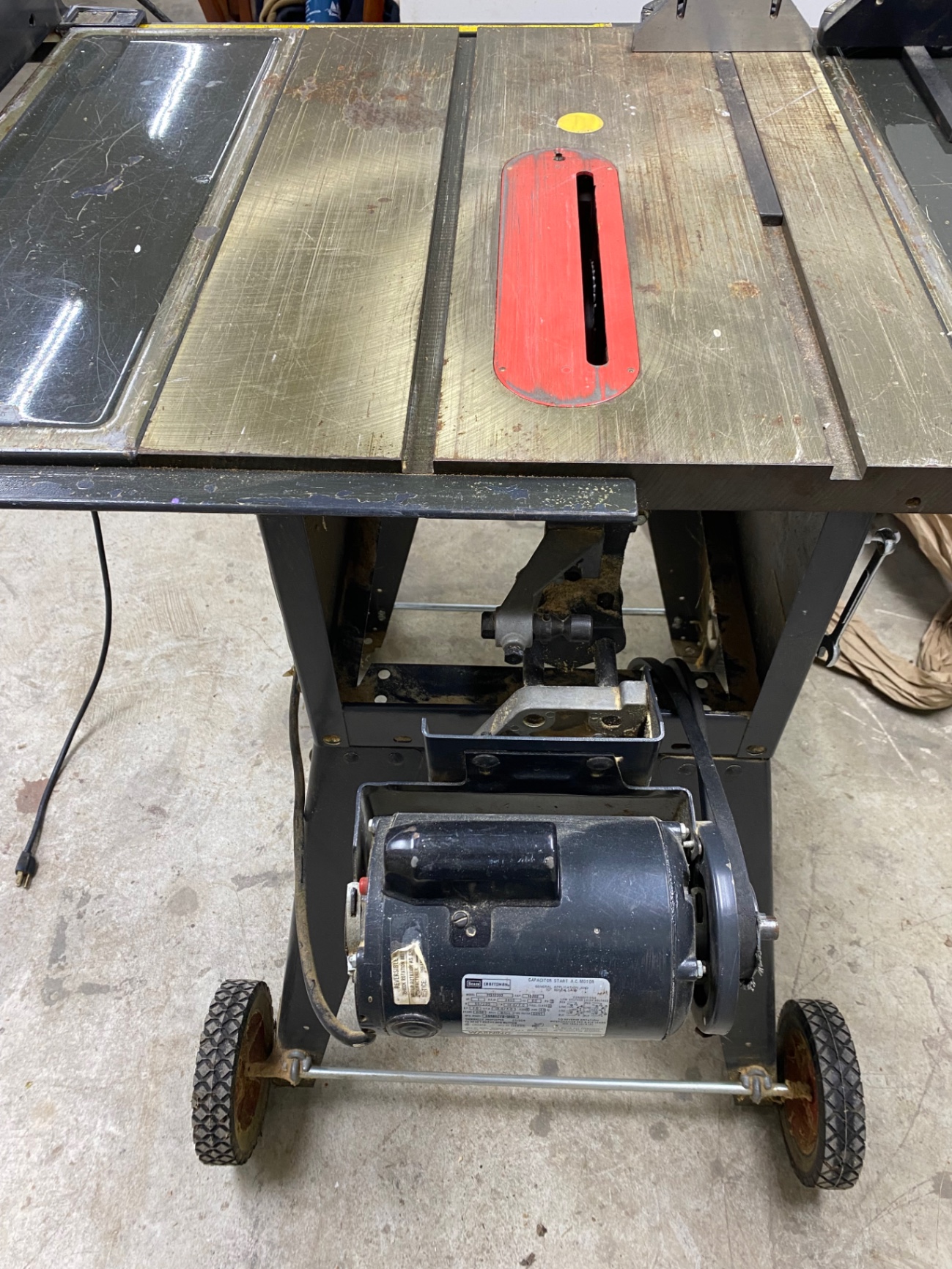 Table Saw and Stand - image 4 of 5