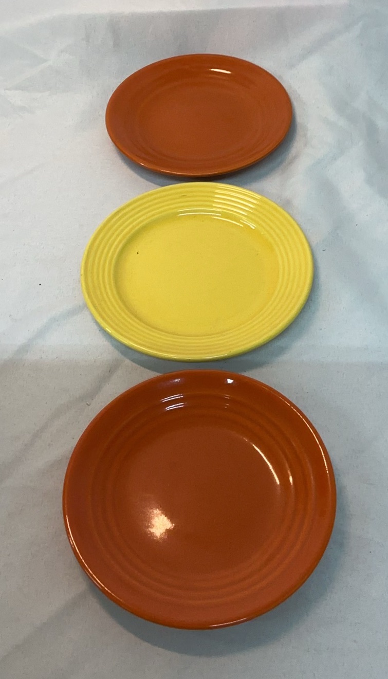 Bauer Ceramics, plates and S & P shakers - image 4 of 10