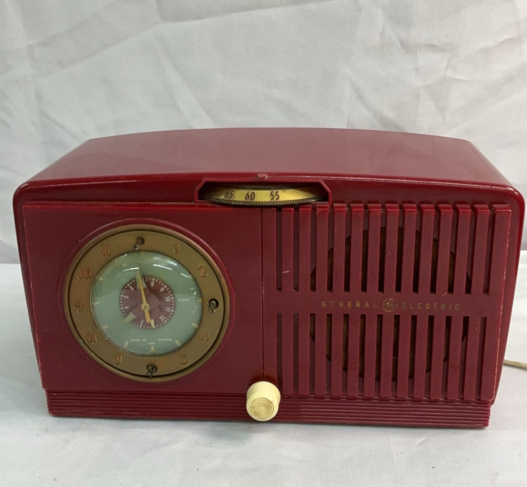 Vintage Industrial Dazor Gooseneck Lamp And  GE Radio - image 5 of 10