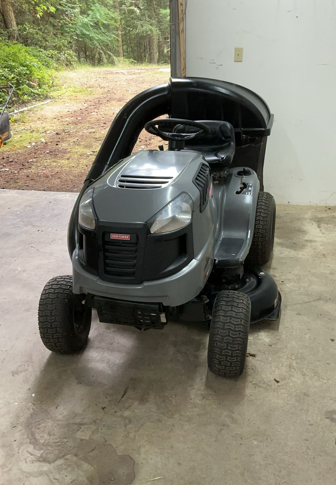 Craftsman LT1500 Riding Lawn Mower with Grass Bagging Attachment - image 2 of 11