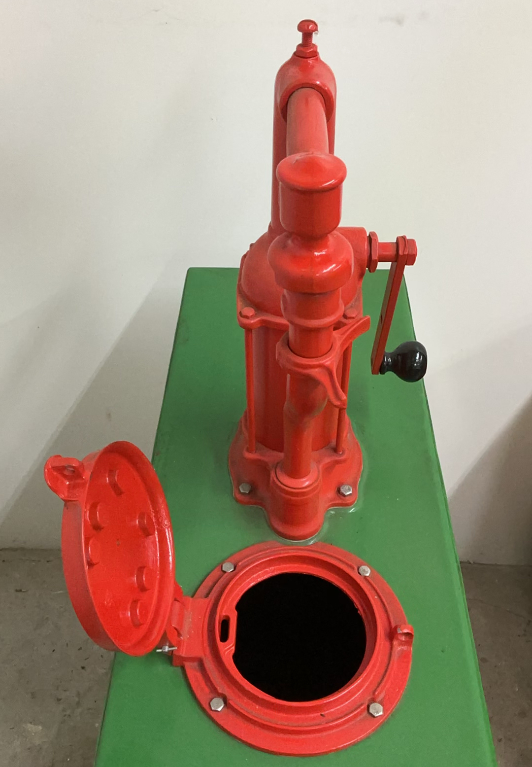 Vintage Sinclair Opaline Motor Oil pump - image 5 of 5